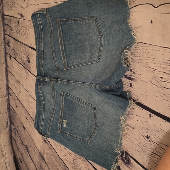 Universal Thread Shorts - Picture 2 of 2